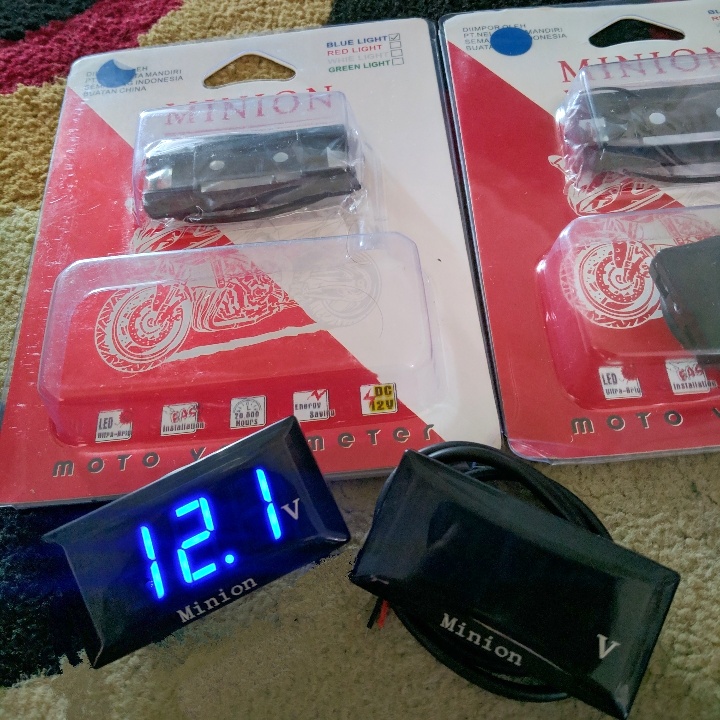 voltmeter aki motor