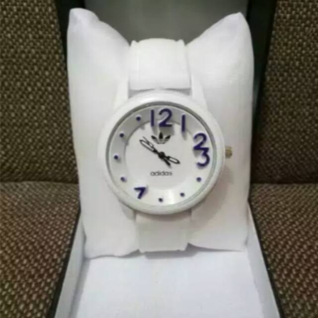 jam tangan adidas