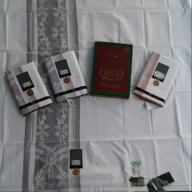 Sarung BHS excellent hitam polos dan putih polos