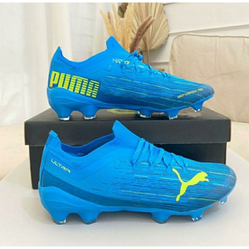 sepatu bola puma ultra 1.1