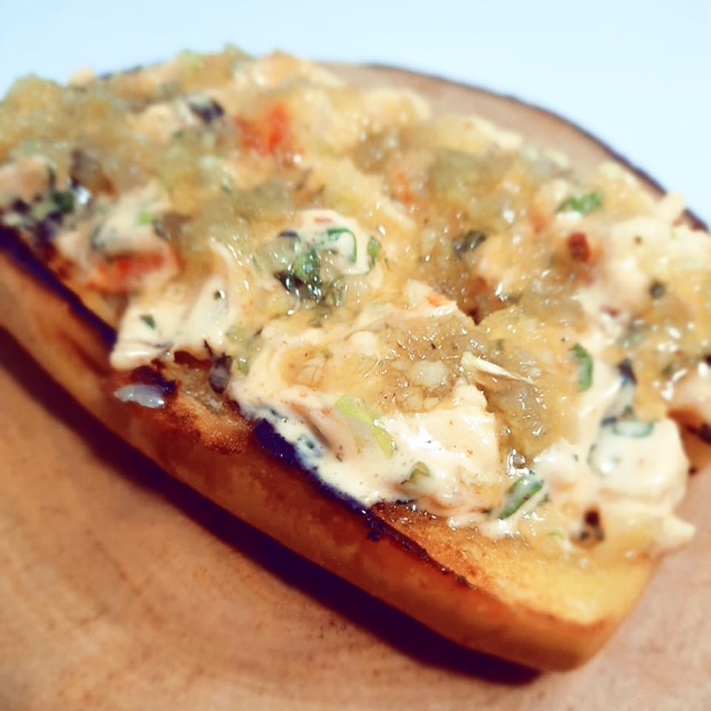 

Masakan lobster iLovbster Roll dg roti lobster dan sayuran