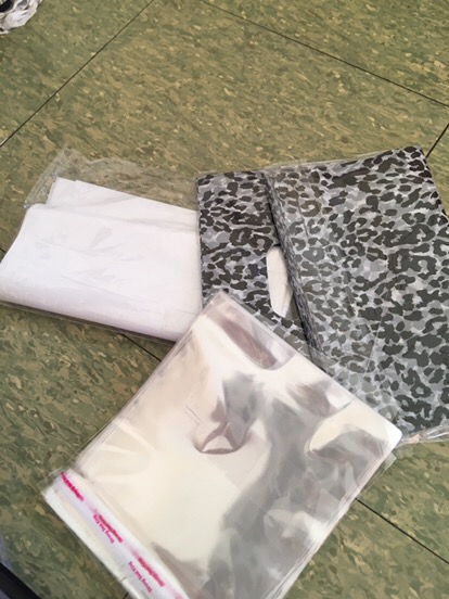 10 Lembar Kantong Klip Plong  Ziplock .plong Klip  20x30 +6 . Klip Plong Hijab .plastik Hijab