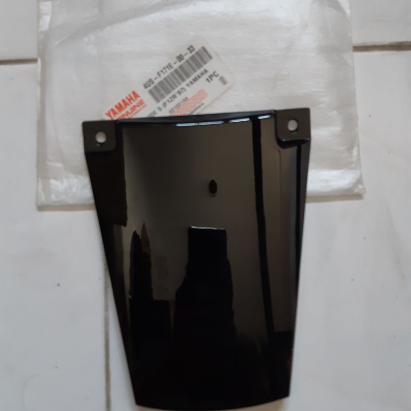 Tutup Box Body Hitam Yamaha F1ZR Original. 4US-F171E-00-33