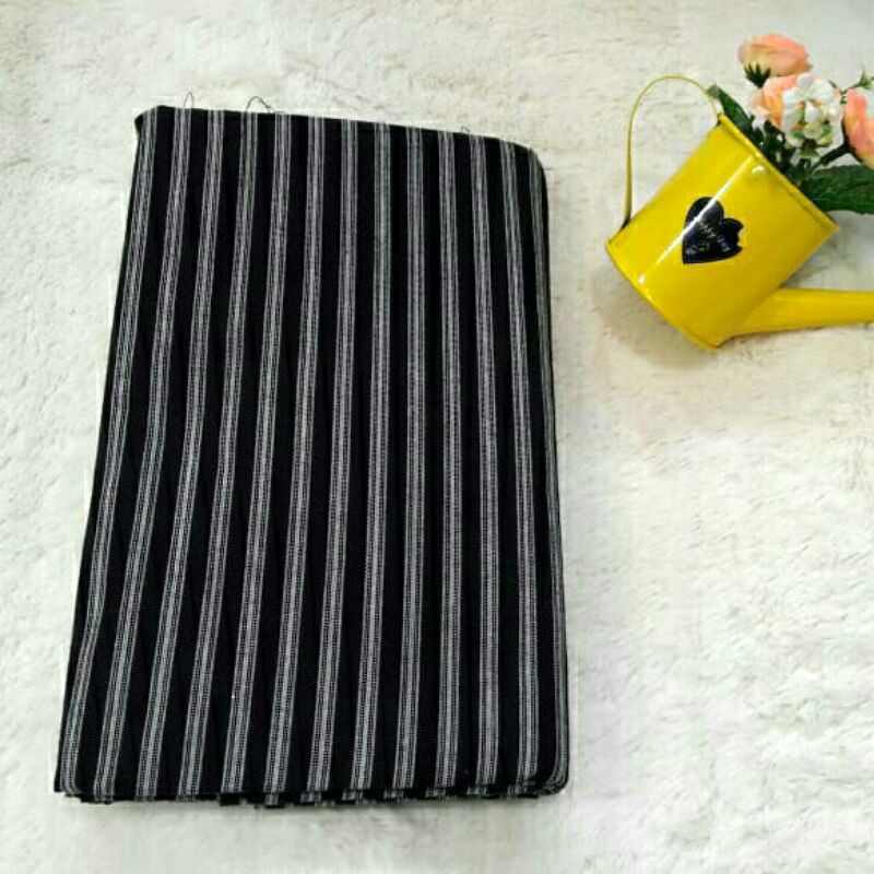 Kain Batik Lurik Tenun Warna hitam Abu