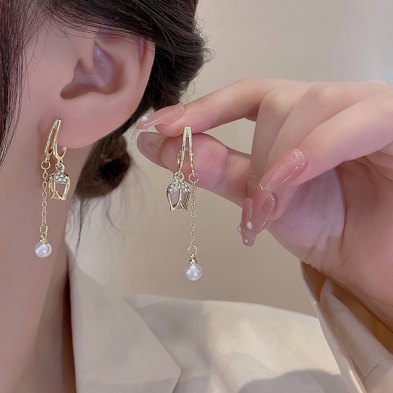 Anting Rumbai Desain Tulip Aksen Mutiara Untuk Wanita