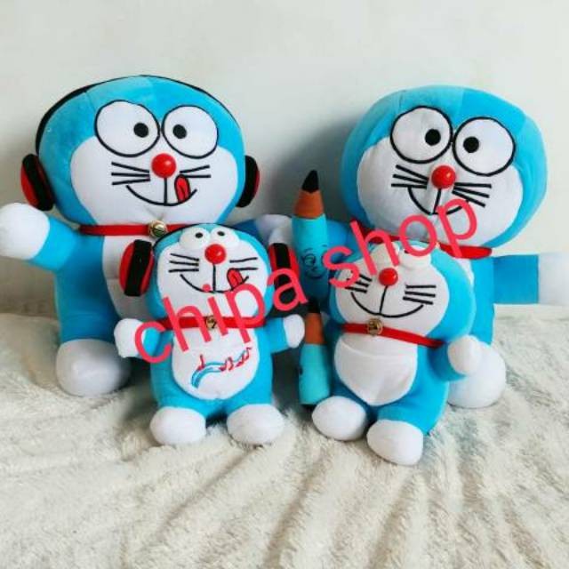 Boneka doraemon