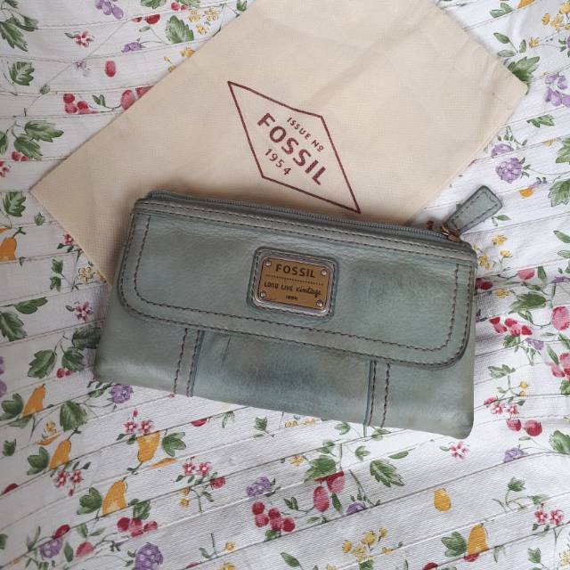 dompet Fossil