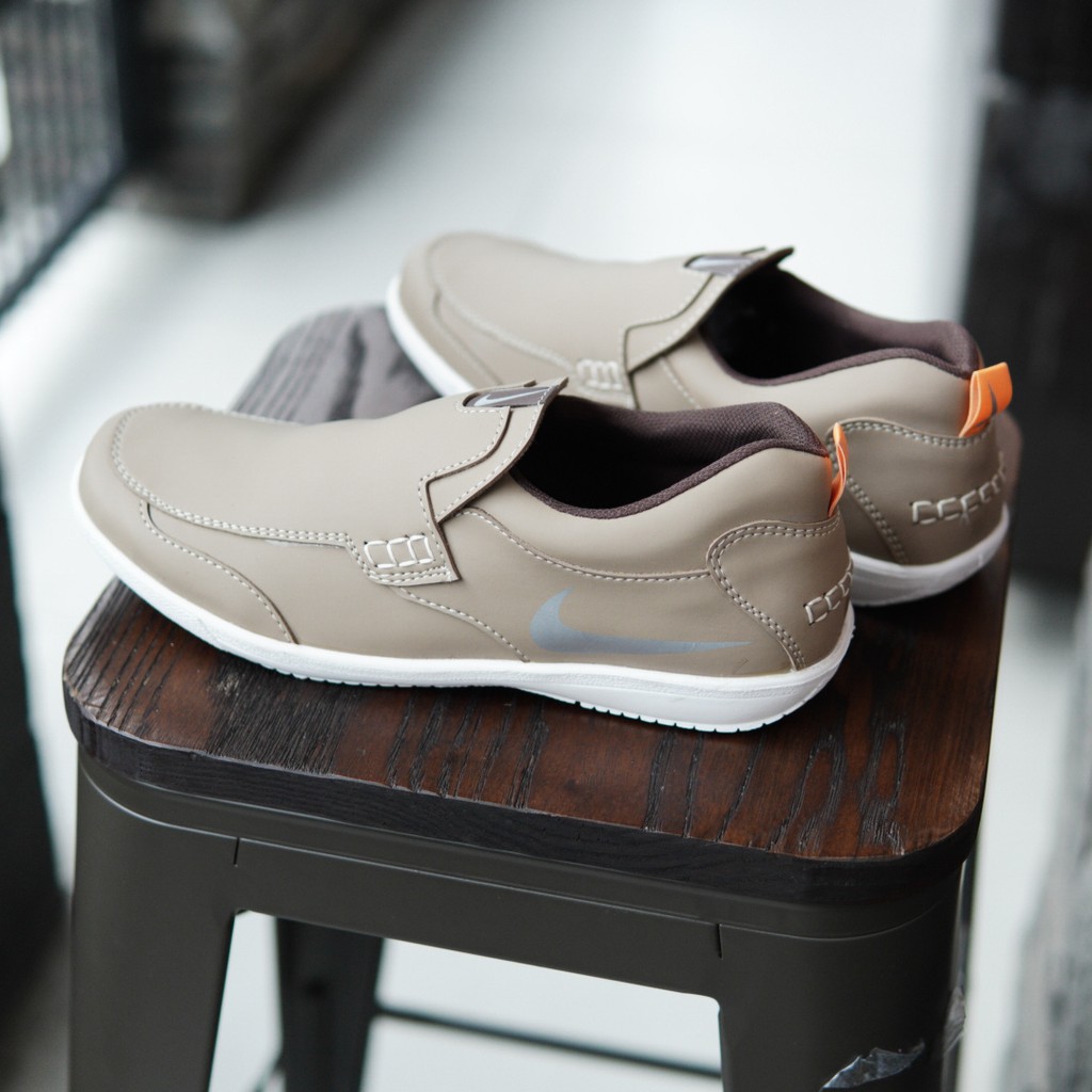 COD - Sepatu Pria Nike Boston Selop Casual Santai Slip On Kerja Keren