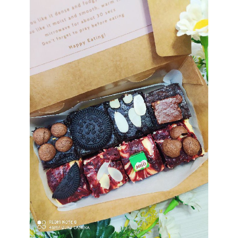 Brownies Bella Signature Fudgy Brownies and Red Velvet in 1 box II New Year Hampers