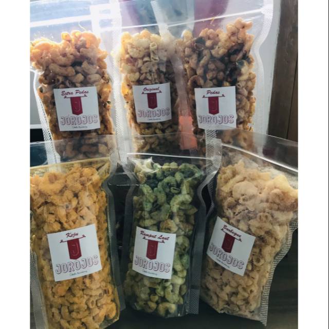 

MAKARONI JOROJOS VARIANT ORIGINAL PEDAS BBQ KEJU RUMPUTLAUT COKLAT MAKRONI