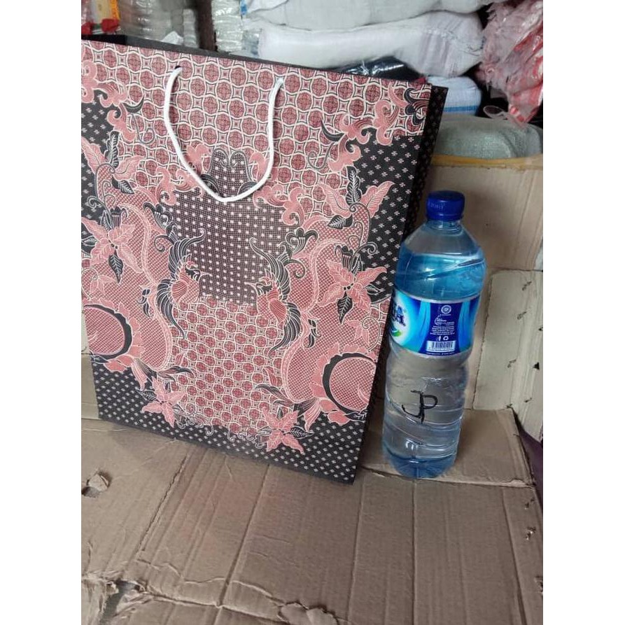 

Februari Maniss Paperbag 30X40X11, Paper Bag, Goodie Bag, Tas Kertas, Tas Souvenir Kode 392