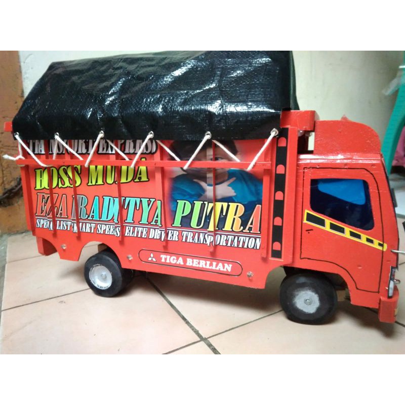 MAINAN TRUK KAYU OLENG BESAR FULL LAMPU