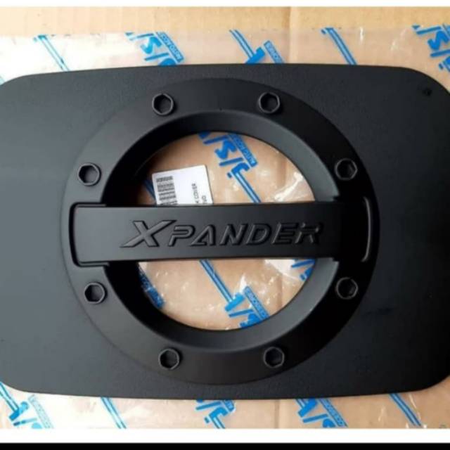 Tank cover/ tutup tangki mobil Xpander blacktivo