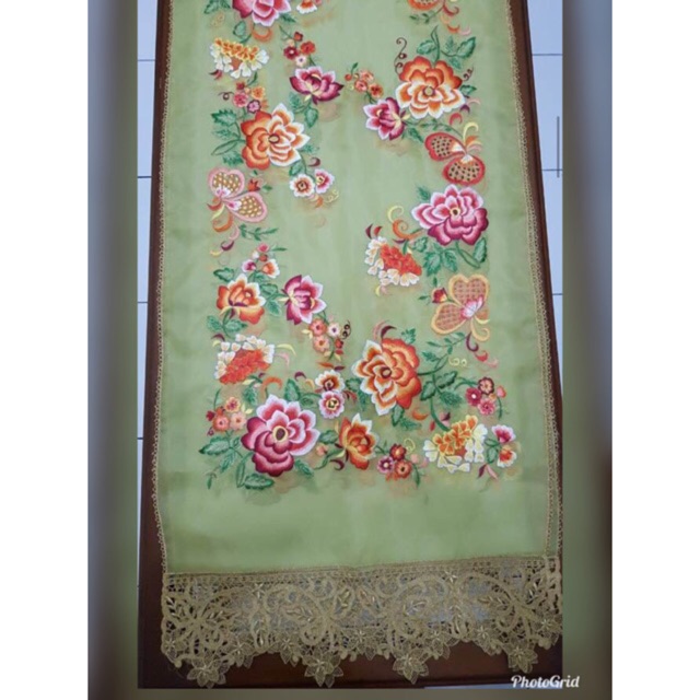 Kain suji (selendang) minangkabau