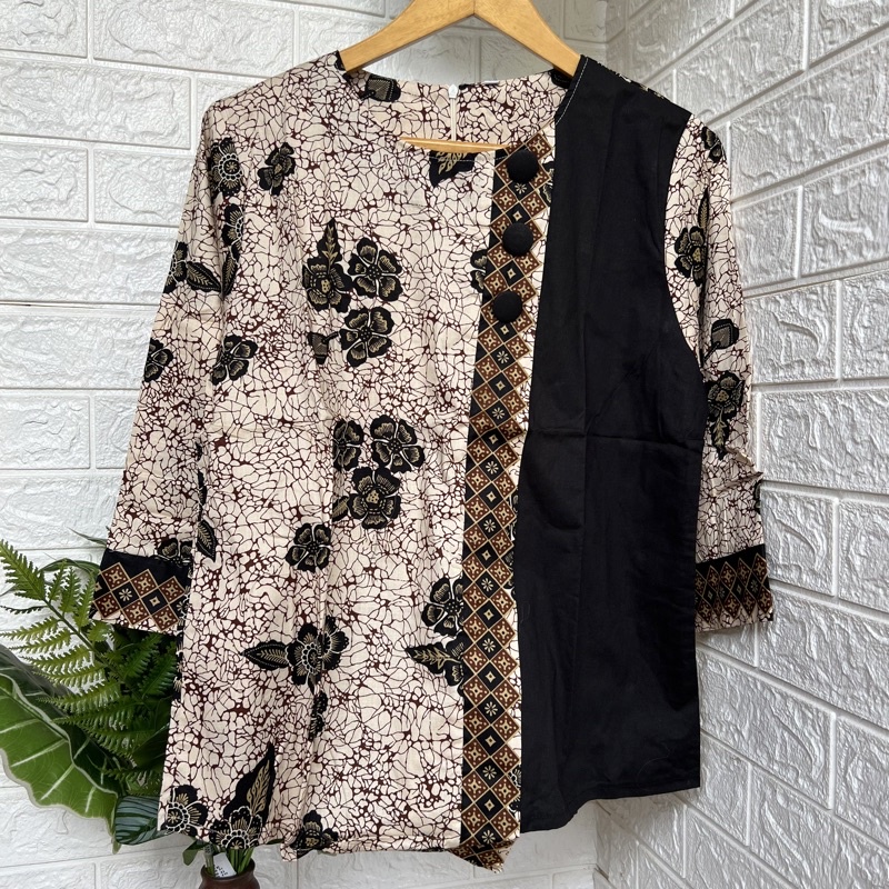 Atasan Blouse Batik Wanita