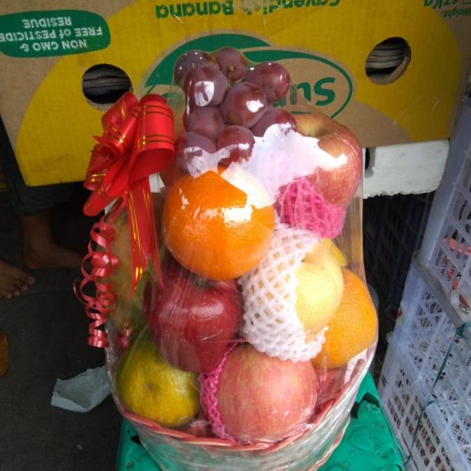 

BISA BAYAR DITEMPAT parcel komplit full buah DISKON