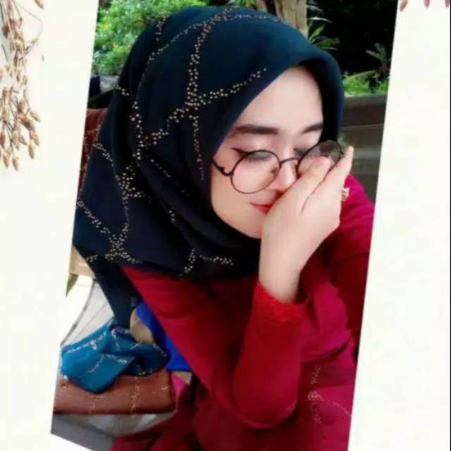 Kerudung segi empat tiara payet Mutiara