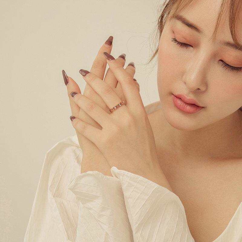 Cincin Pasangan Bahan Titanium Steel Warna Rose Gold Untuk Unisex