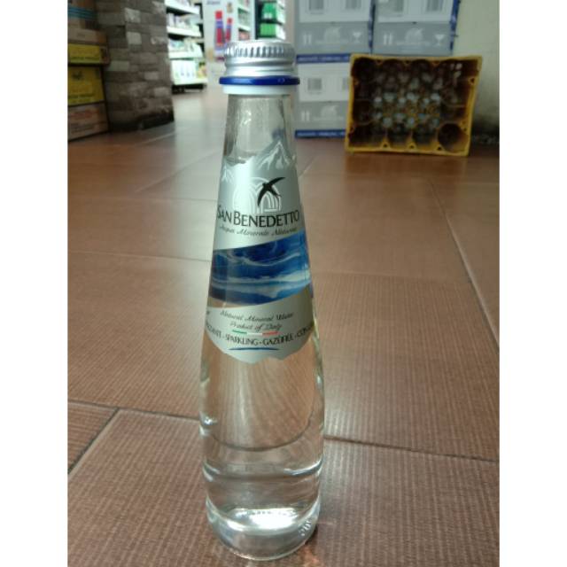 

SAN BENEDETTO SPARKLING WATER 500ml / NATURAL MINERAL NATURALE