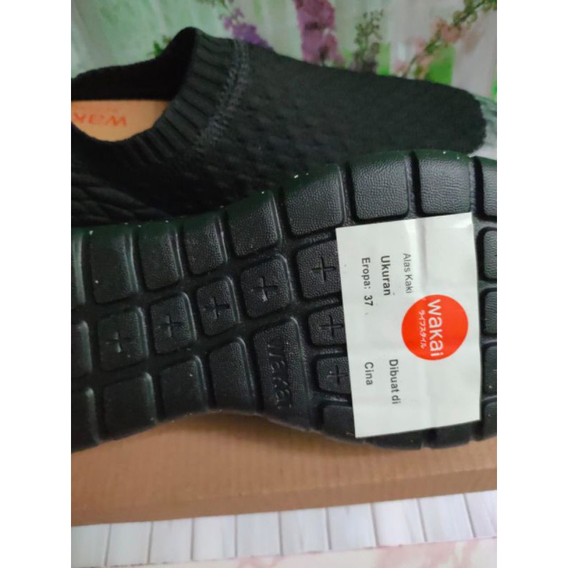 Wakai Gyou Black Original size 37 sepatu wanita wakai