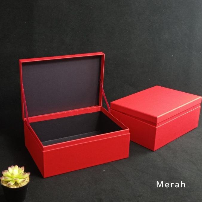 

Sale!!! Box Hampers - Gift Box - Kotak Kado - Ukuran 25 Cm X 18 Cm X 9 Cm - Paling Dicari