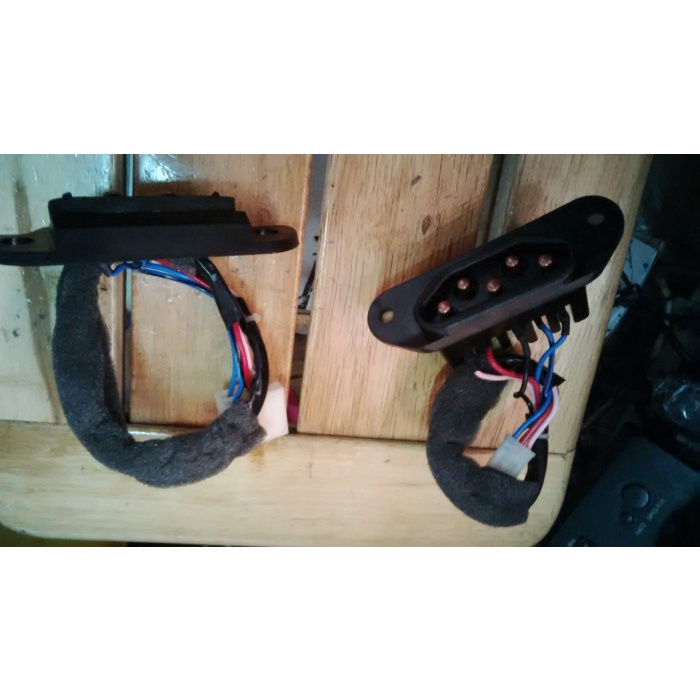 Switch Pintu Tengah Grand Max/Luxio Ori 1Set Utk 1Pintu (Kode 001)