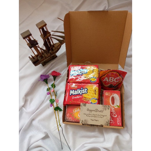 

GIFTBOX/ HAMPERS SNACK / KADO ULANG TAHUN