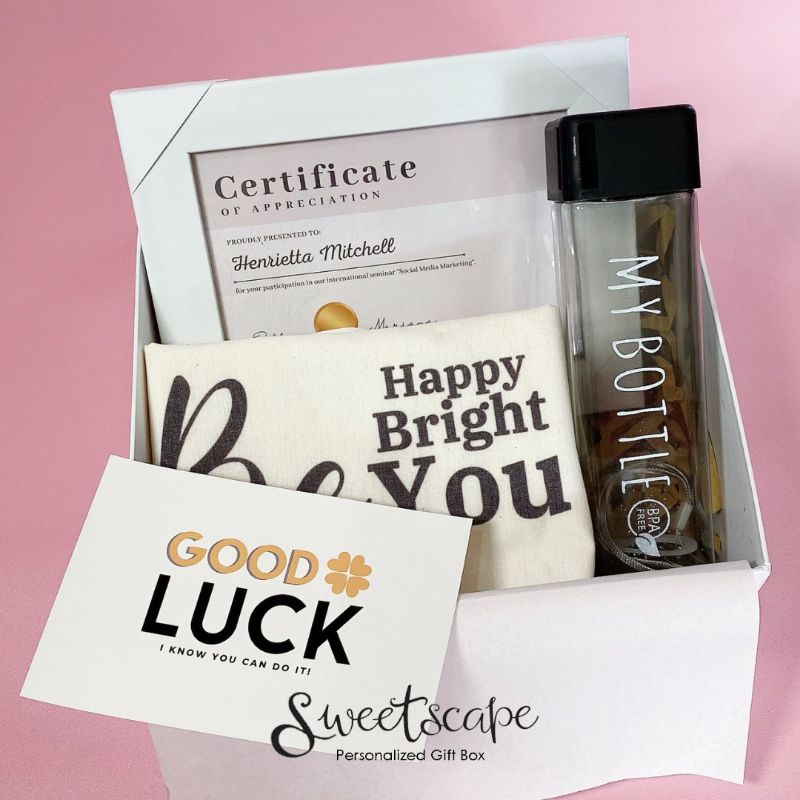 

Gift Box Package 337-Paket Hampers 337 - Hampers Keberuntungan