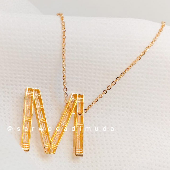 Liontin emas huruf M Sarwodadimuda Gift / 3 gr