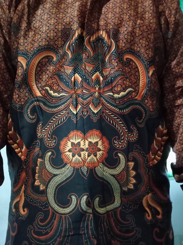 Kemeja Batik Semi Sutra Silky Berfuring Saku  Batik Pekalongan Fashion Pria M L Xl Xxl Kemeja Kantor