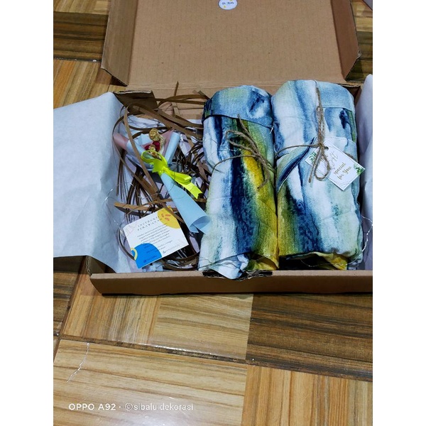 

hampers box piyama