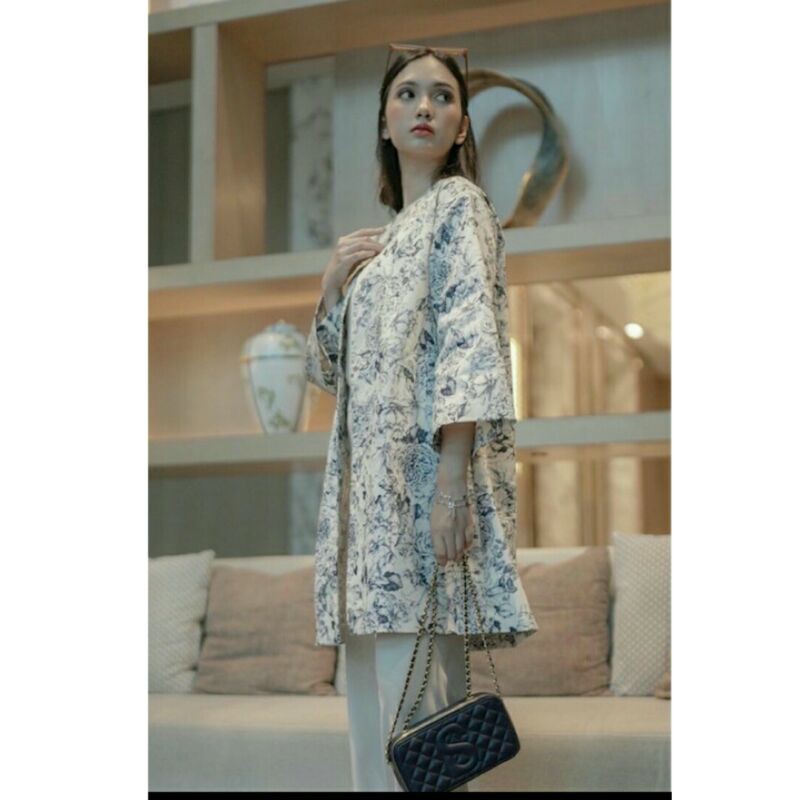 Le Jardin Bleu Long Outer Benang Jarum size S