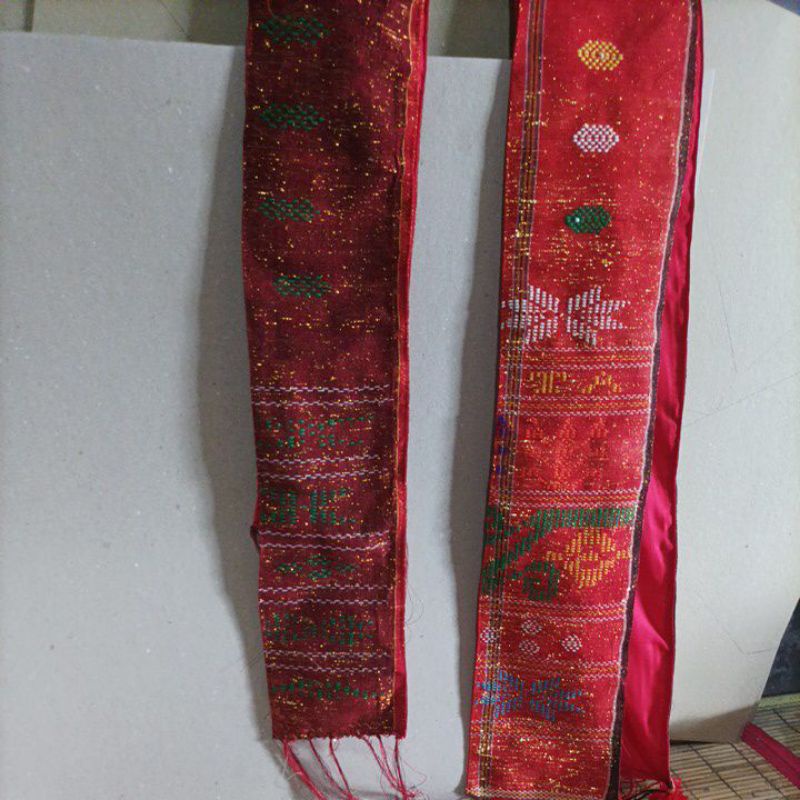 Stola/selendang ulos sadum