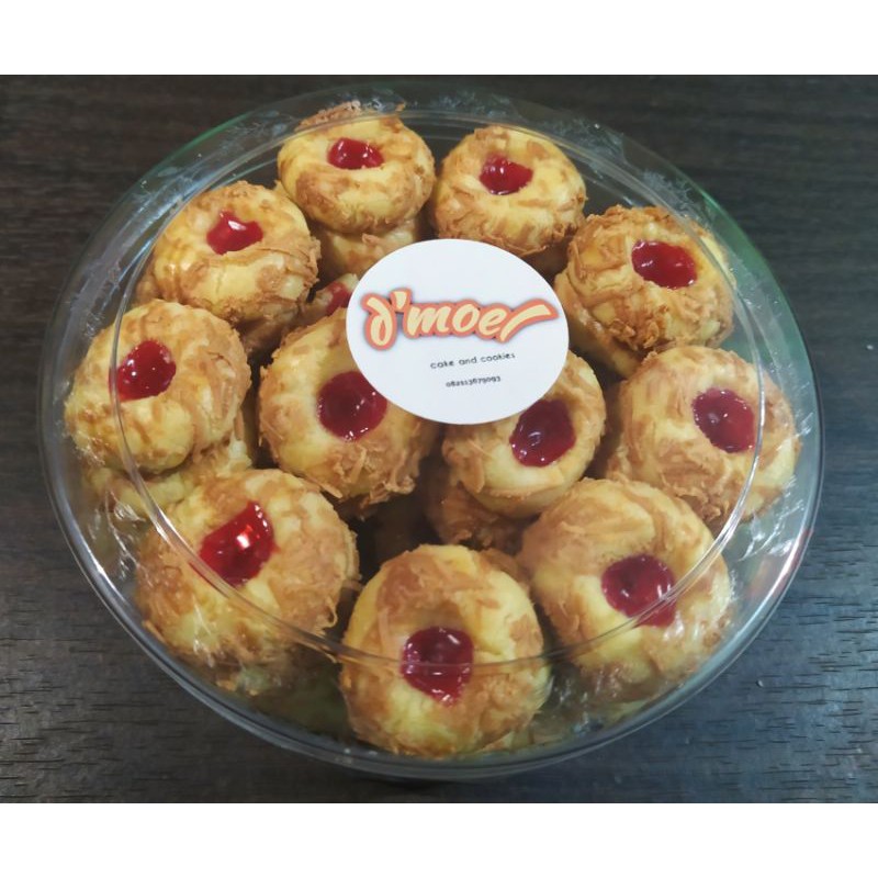 

Kue kering thumbprint keju