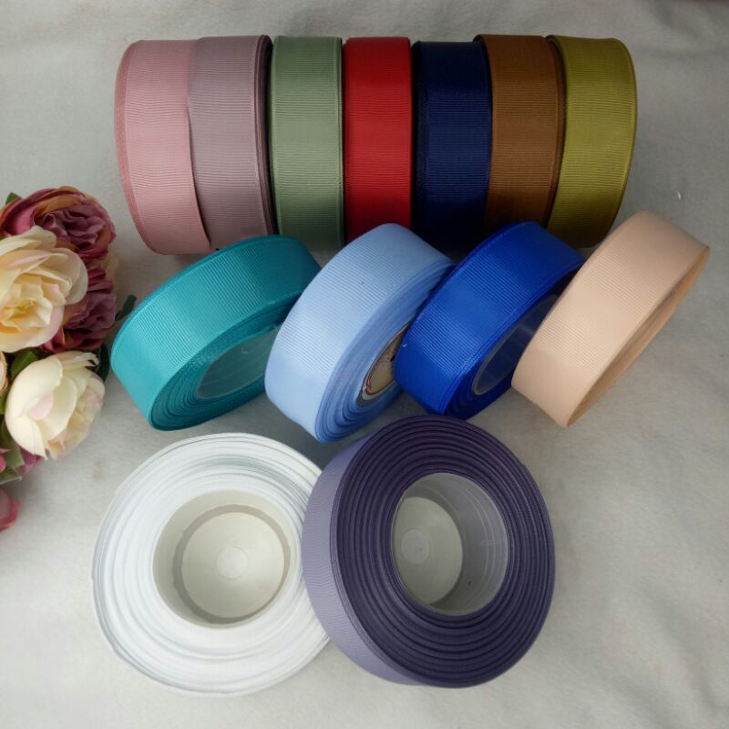 Pita Grosgrain 2,5cm / 1' warna polos per roll