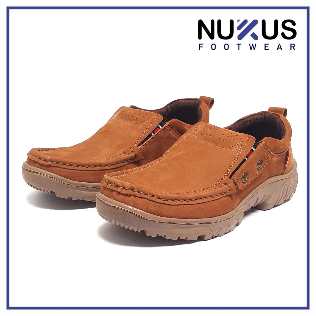 Nukus Footwear Sepatu Kasual Kulit Nubuck Slip On Pria Cokelat Tan - NKS K 01 JH