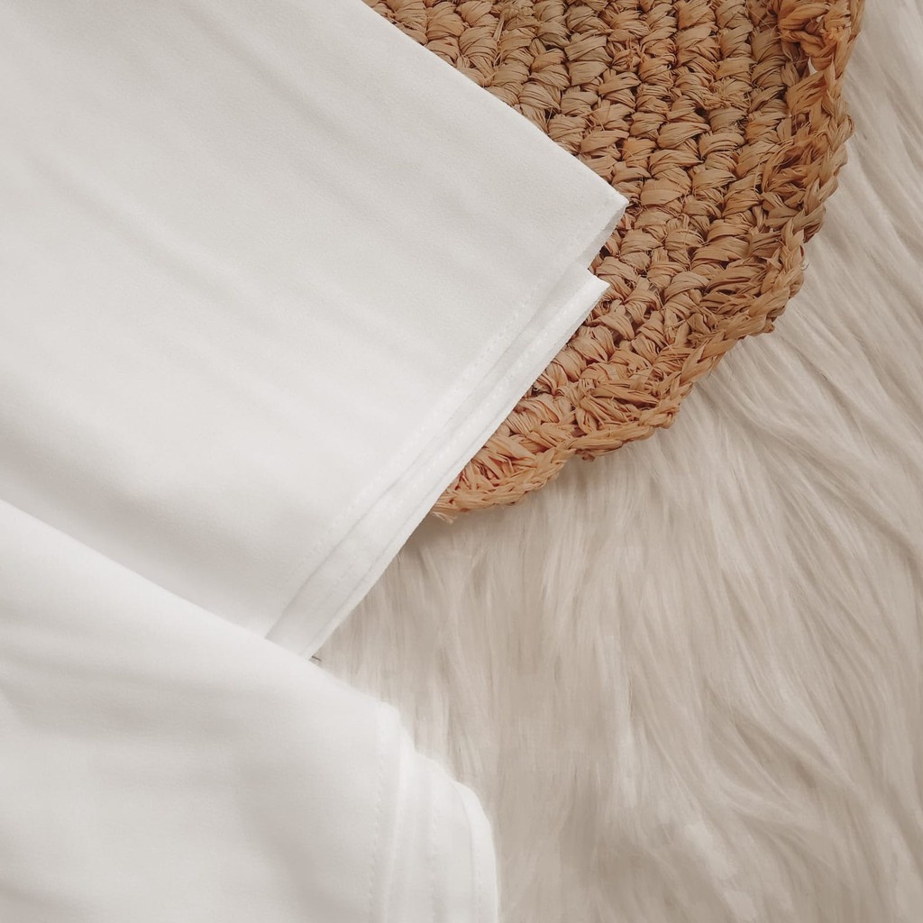 TRENDING Hijab Pashmina New Normal Pashmina Instan Instant Tanpa Pentul Lubang Telinga & Earphone By Elmaza Part 1-Broken White