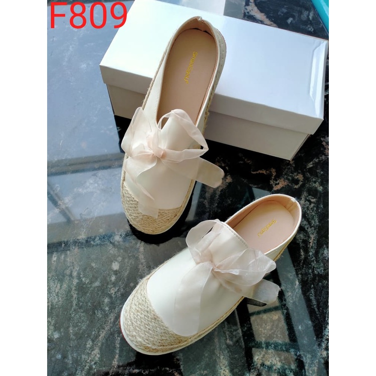 Slip on wanita F809