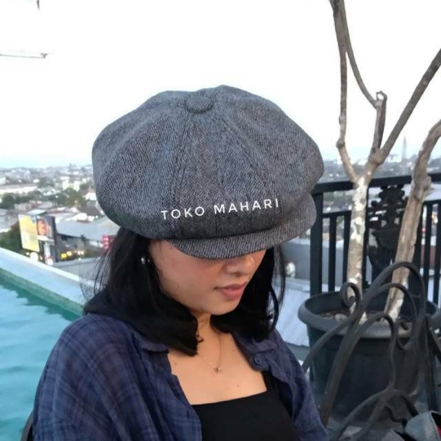 Newsboy cap / flat cap / topi baret / topi jamur / topi kodok / topi sutradara