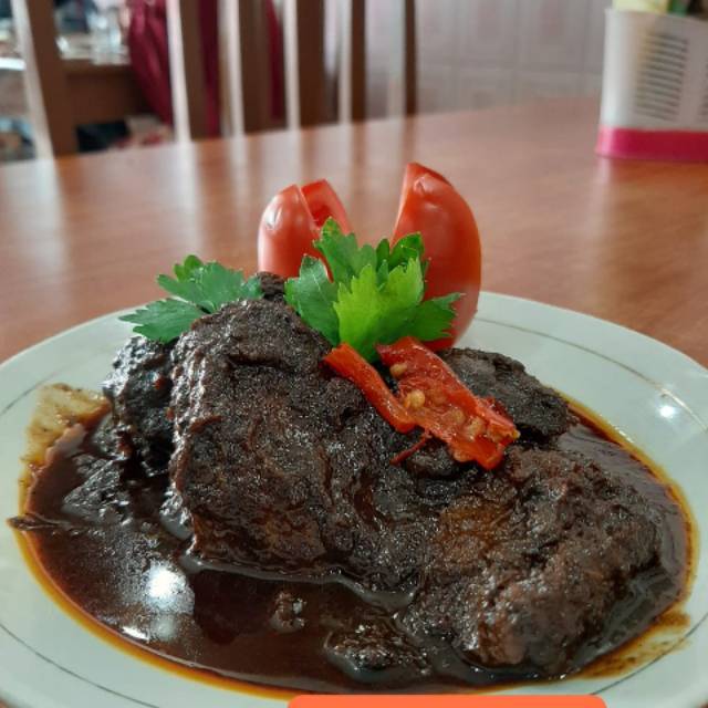 

rendang hitam / rendang Padang / khas padang / rendang selamat / restoran selamat