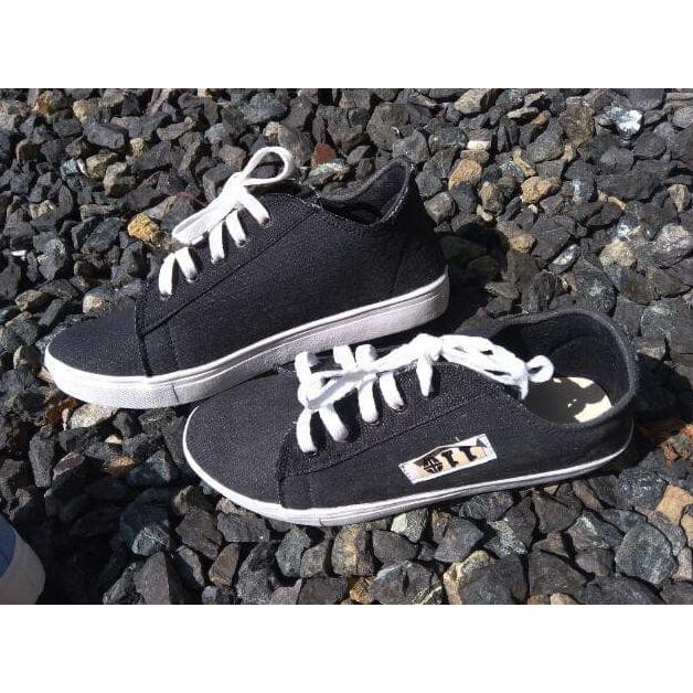 Diskon Sepatu Murah Kets Casual Slip On Jeans Denim Levis Wanita Cewek Hitam - Hitam, 36 Terbaru