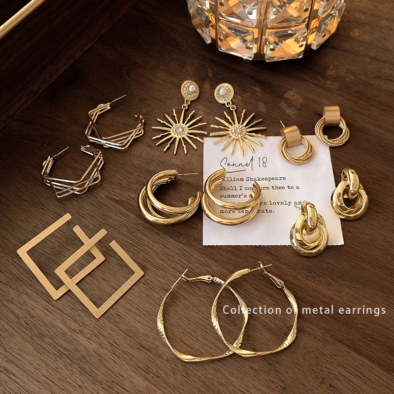 Anting Emas retro Wanita Korea Perempuan2023 Baru high-end Geometris hoop earrings Anting Logam