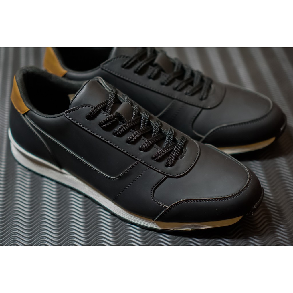 JULIUS BLACK |FORIND x Barnum| Sepatu Hitam Casual Sneakers Kasual Polos Ori Pria Cowok Footwear