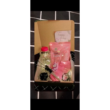 

HAMPERS PINK NEW NORMAL