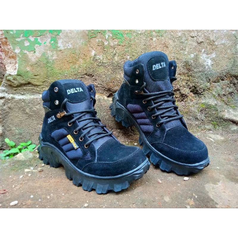 SEPATU BOOTS DELTA PENDEK UJUNG BESI TERBARU