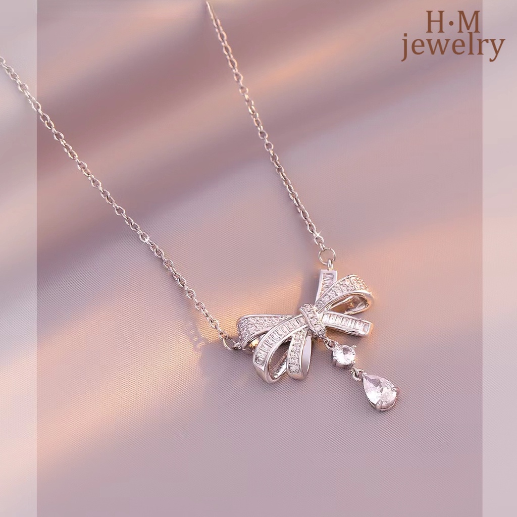 Kalung Rantai Dengan Liontin Pita Aksen Berlian Imitasi AAA Untuk Wanita