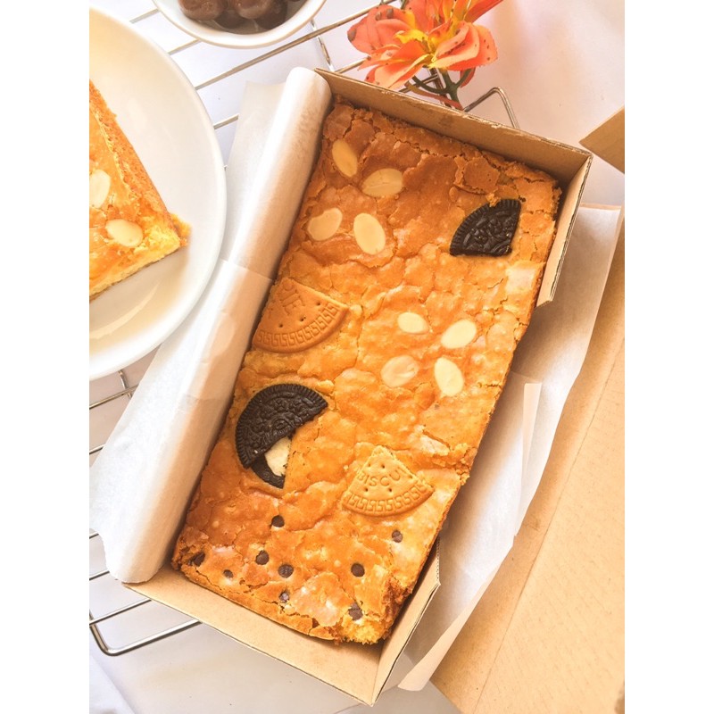 

Brownies Fudgy White Chocolate Shiny Crust | Blondies | kue ulangtahun dan hampers