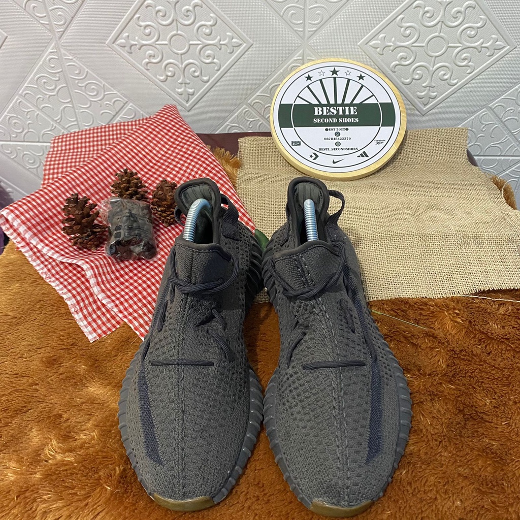 YEEZY BOOST 350 V2 CINDER SECOND (TERJUAL)