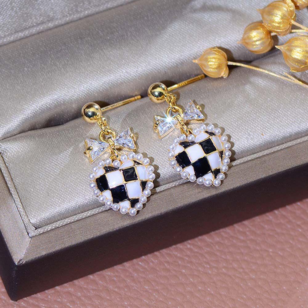 Mxbeauty Checkerboard Anting Wanita Temperamen Mutiara Perhiasan Harian Berlian Imitasi Alloy Perempuan Menjuntai Earrings