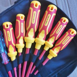 Obeng Listrik Set 7 Pcs - Insulated Screwdriver Set Obeng Listrik Set Magnit 7 Pcs + Tespen Dua Mata Kawaksai spt tekiro BERKUALITAS